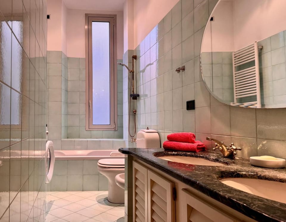 Bathroom, Bath, towels