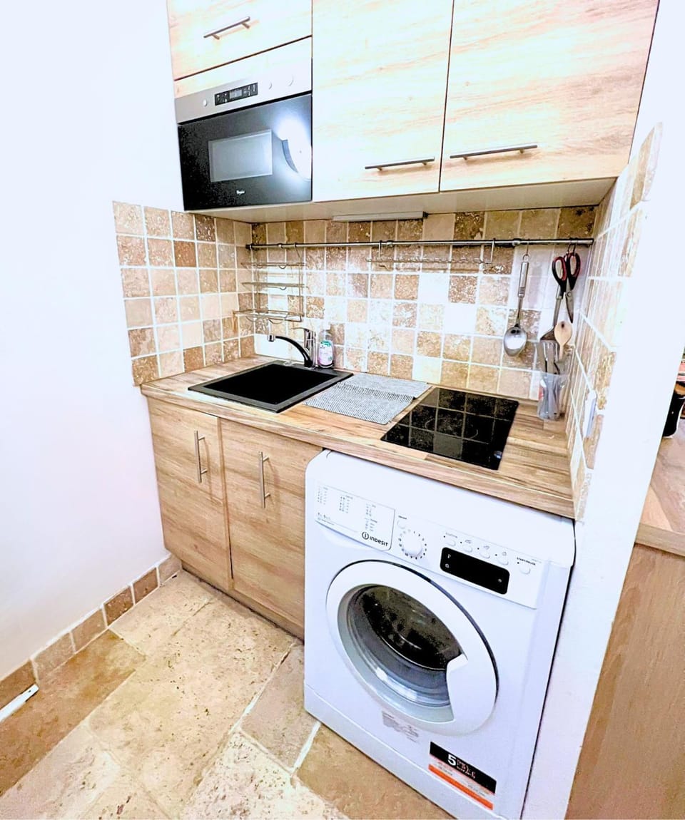 Studio Saintonge Marais Paris 3e Rez-de-chaussée Apartment in Paris
