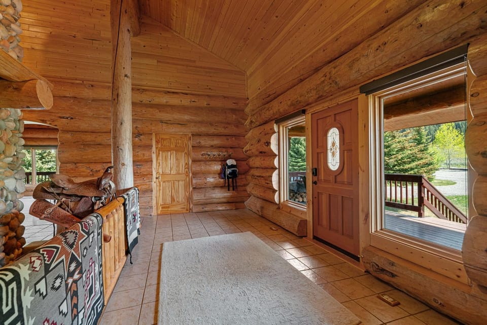 Hebgen Paradise Lodge House in Hebgen Lake