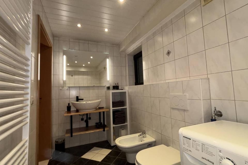Toilet, Bathroom, towels
