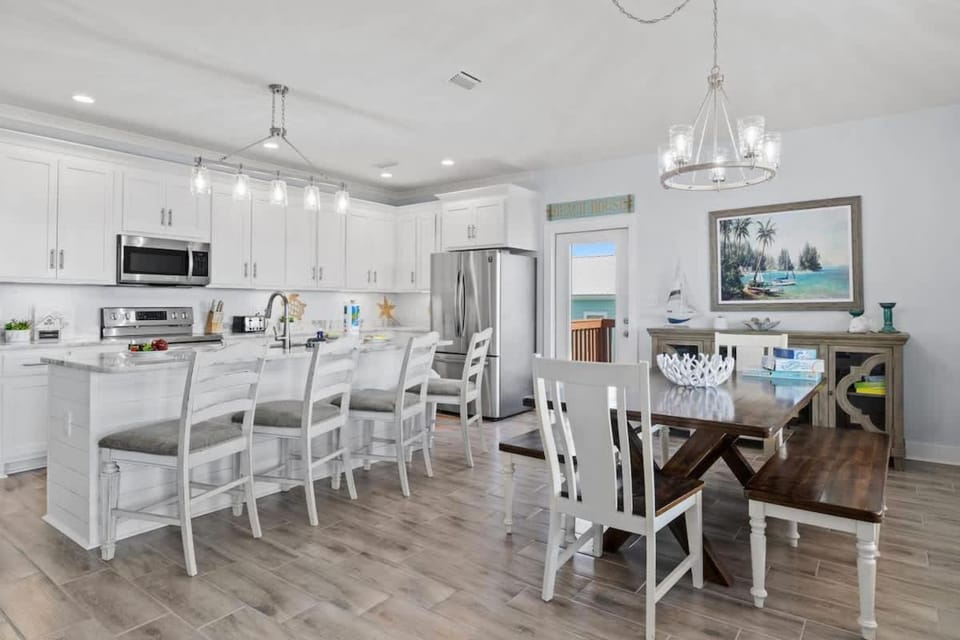 Family Coastal 4BR Home HotTub Deck 2Min Walk To Beach House in Dauphin Island