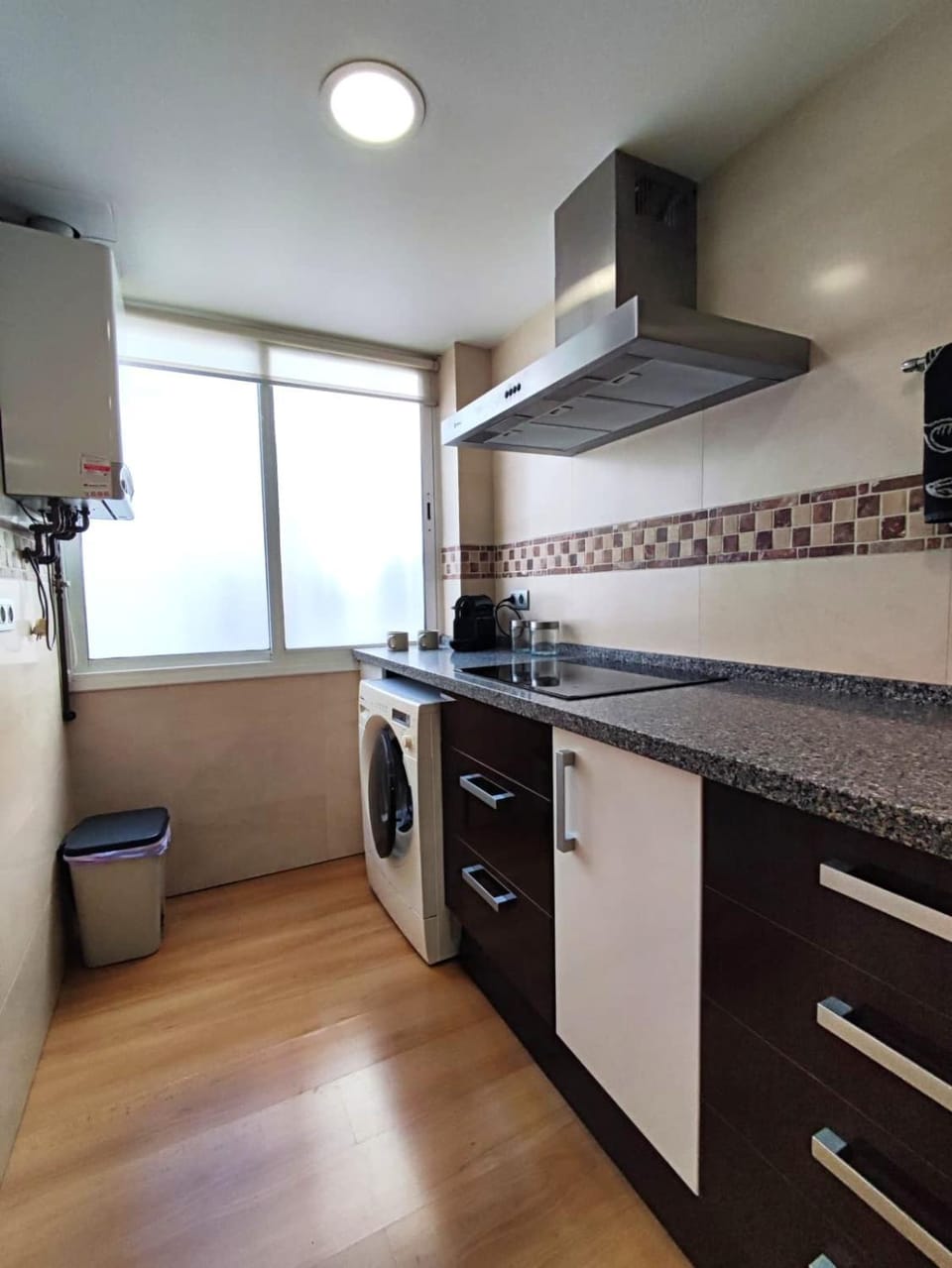 Kitchen or kitchenette, dishwasher, washing machine