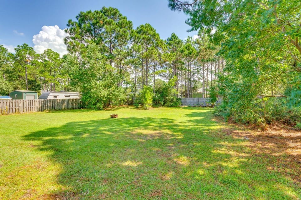 Near Beach • Covered Patio • FirePit+Grill • Yard House in Alabama
