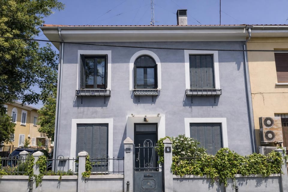 Property building, Day