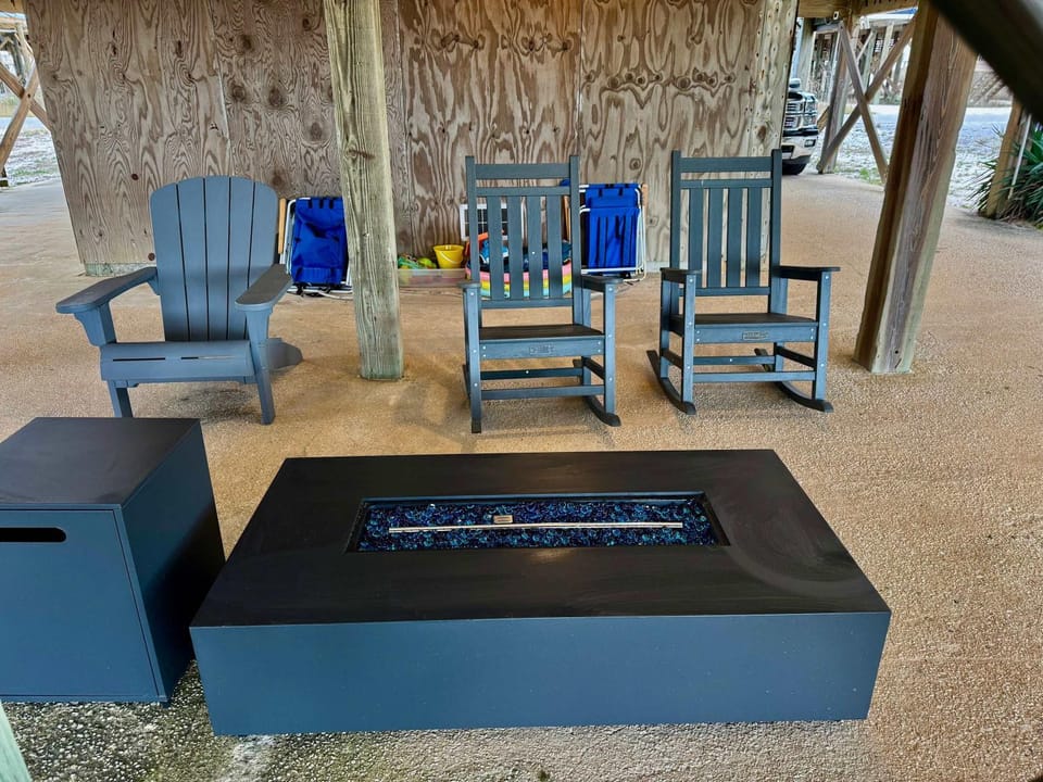 Family Waterfront Island Home Dock Hot Tub House in Dauphin Island