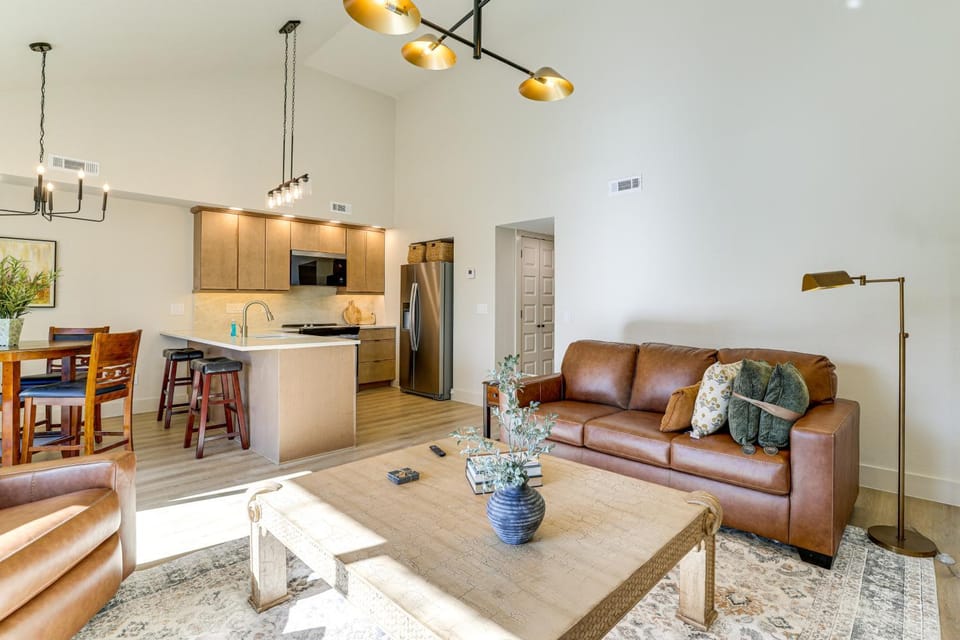 Bike, Golf & Explore: Quiet Bella Vista Retreat House in Bella Vista
