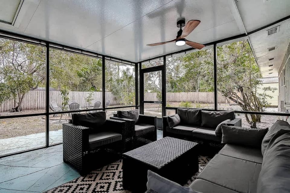 Family Sarasota 3BR Home With Heated Pool & Large Yard House in Sarasota