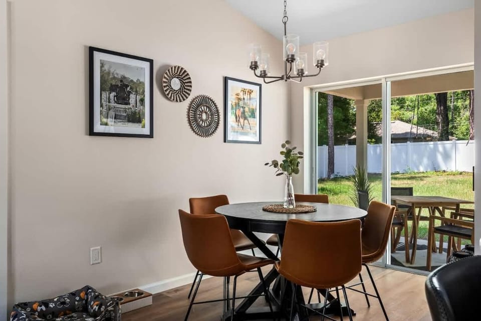 Family 3-Bedroom Retreat in Ocala 10 Min to WEC House in Florida