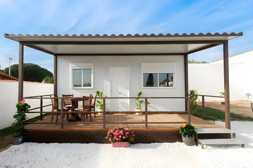 Casa con jardin y piscina con horario privada WiFi y aire acondicionado Apartment in Chiclana de la Frontera