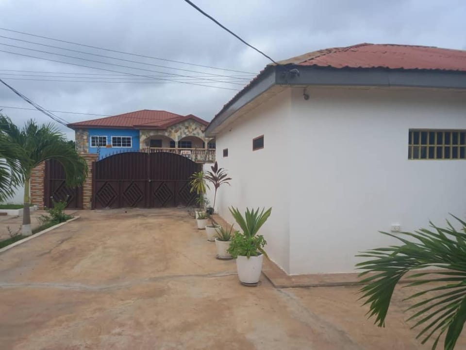 ELIOGEMI GARDENS Guest Cottage Apartment in Greater Accra Region, Ghana