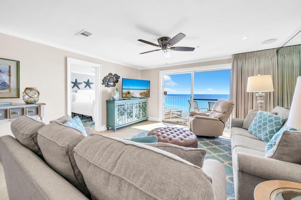 Gulf Front-Amazing Views! Close to Dining & Shopping Crystal Dunes 404 House in Destin