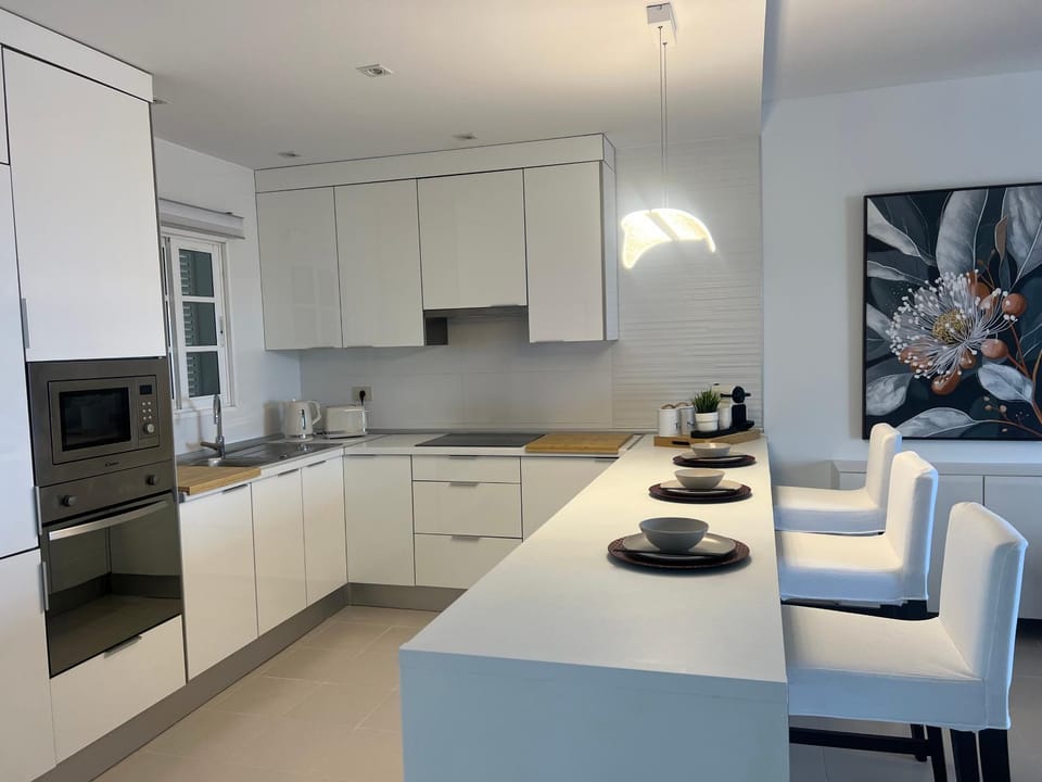 microwave, oven, stove, toaster, kitchen