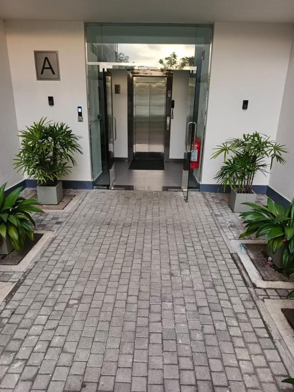 Property building, Facade/entrance