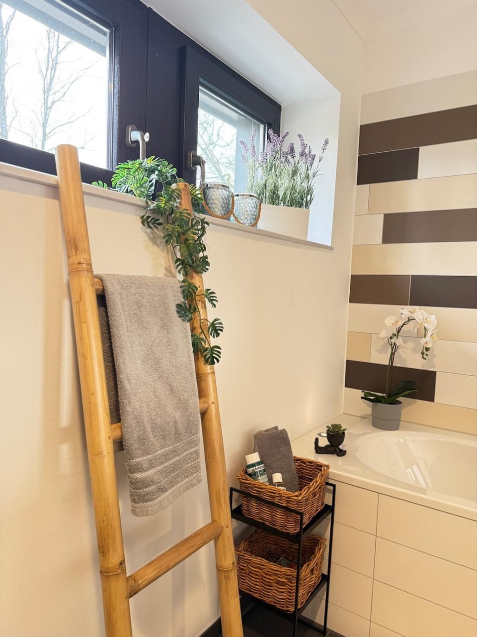 Bathroom, towels