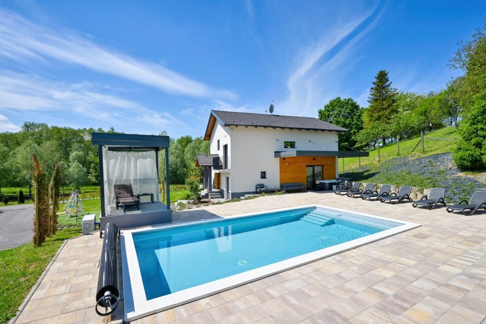 Pool view, Swimming pool