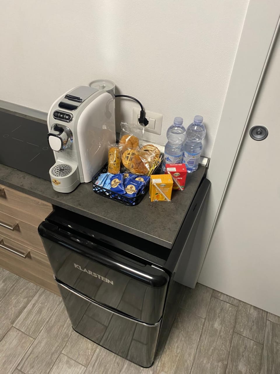 Coffee/tea facilities, Kitchen or kitchenette, Food and drinks, Food, Breakfast