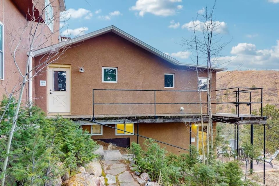 The Trail Head Apartment in Green Mountain Falls