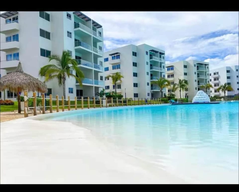 Apartment with balcony overlooking the lagoon, beach and poo Apartment in Mazatlan