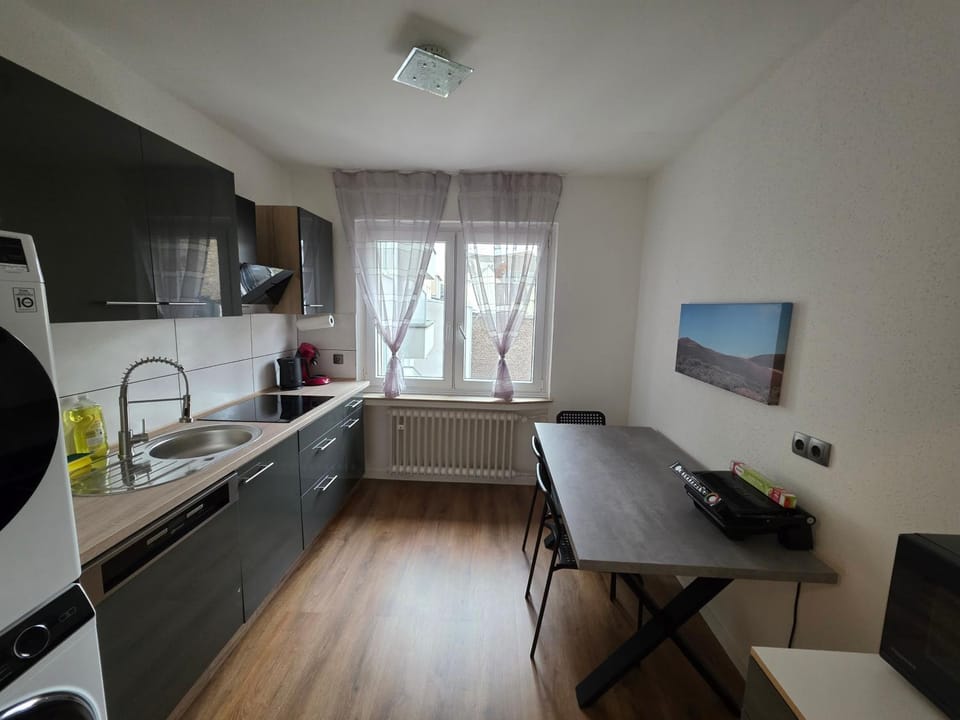 Einzelzimmer für bis zu 2 Personen - 3 OG Vacation rental in Duisburg