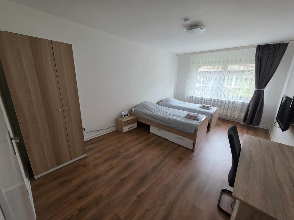 Einzelzimmer für bis zu 2 Personen - 3 OG Vacation rental in Duisburg
