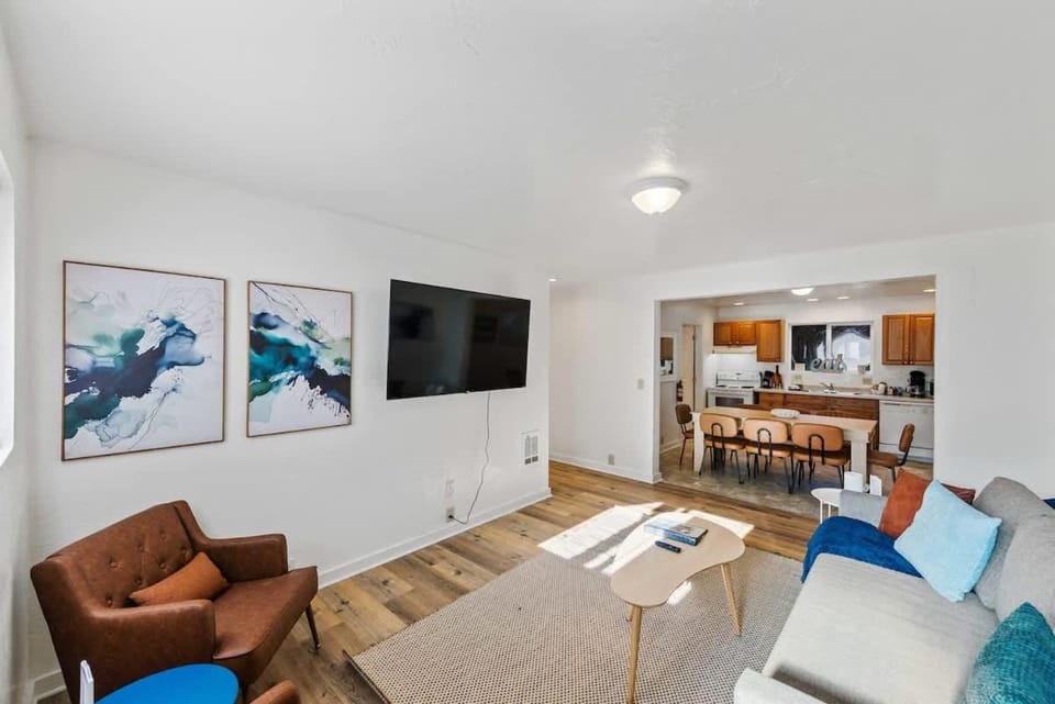 #StayinMyDistrict Starfish Coastal Duplex Apartment in Port Orford