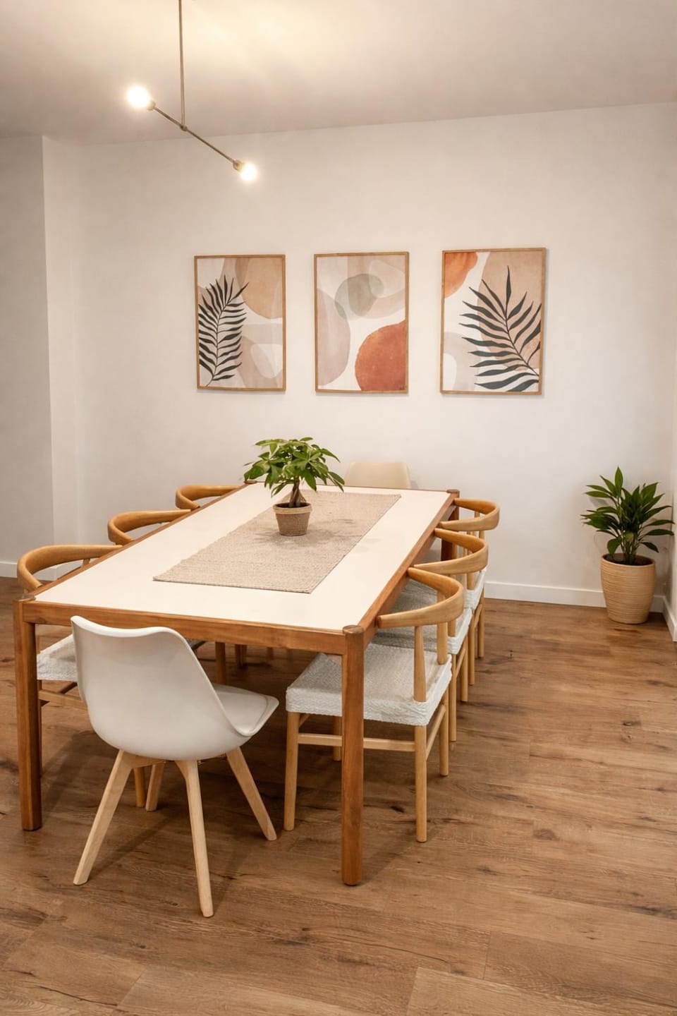 Seating area, Dining area