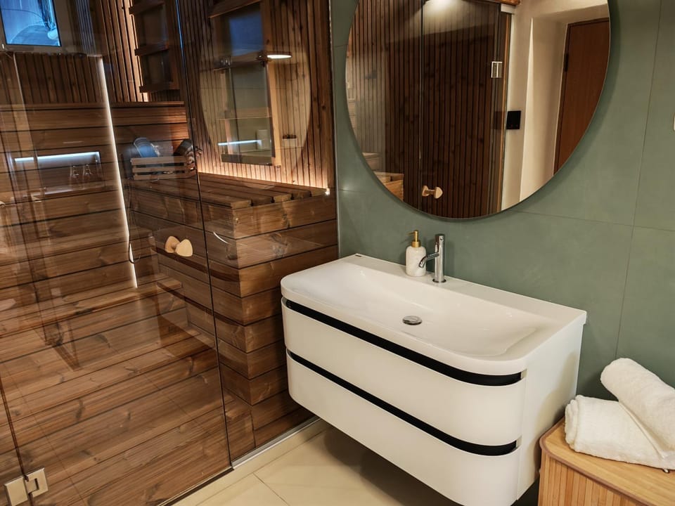 Sauna, Bathroom