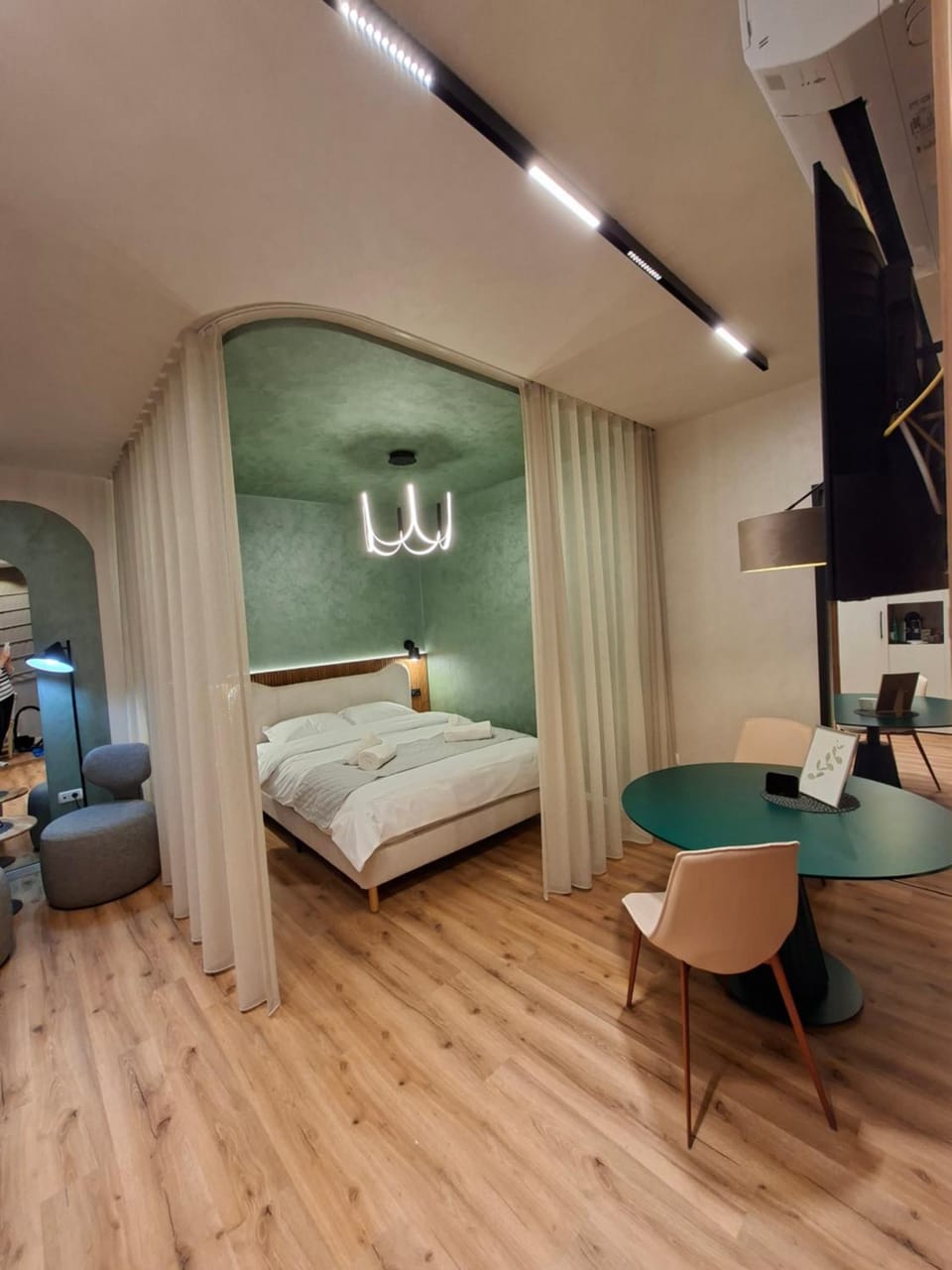 Photo of the whole room