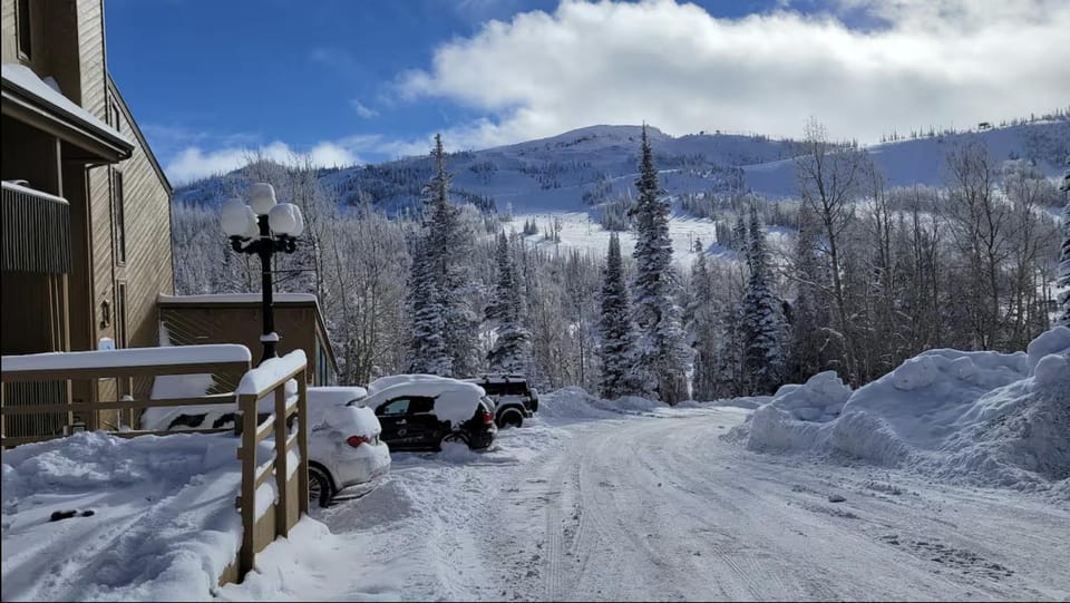 Aspen View Lodge 3 bed 2 bath, Sauna, Washer Dryer, Mtn Views Apartment in Brian Head