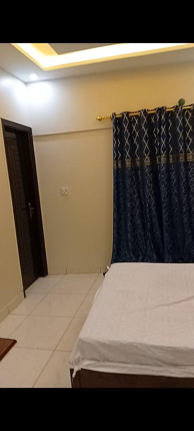 Single Room Star Residence Vacation rental in Karachi