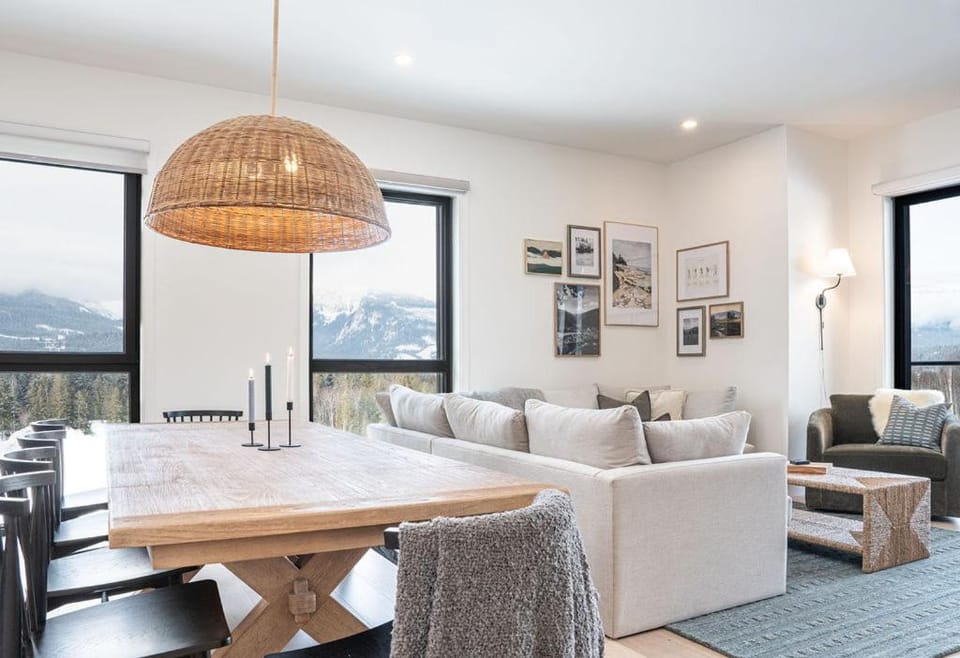 Powder and Par Penthouse by Revelstoke Vacations Apartment in Revelstoke
