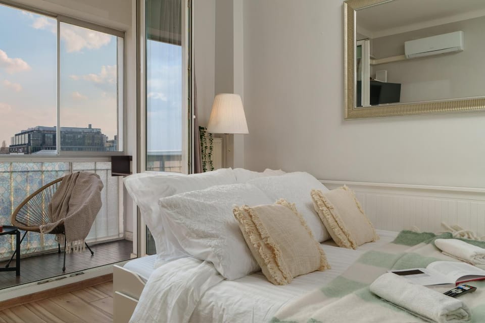 Bed, Balcony/Terrace, Balcony/Terrace, Living room, Seating area, Bedroom, Entertainment, heating, heating, internet, soundproof, towels, air conditioner