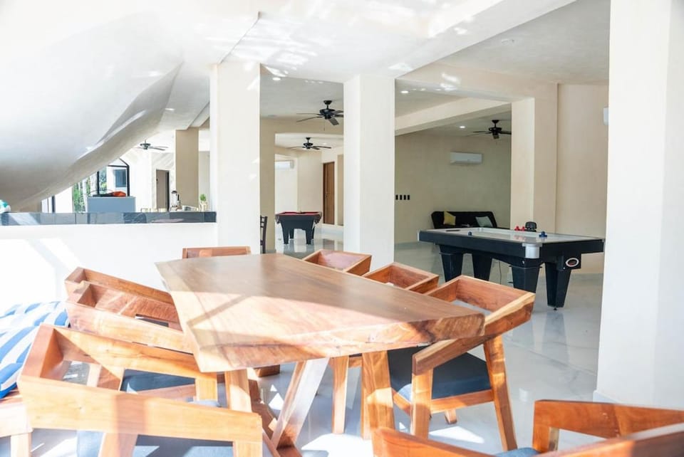 Luxury villa near Akumal, 9 bedrooms-Breakfast & shuttle Villa in State of Quintana Roo