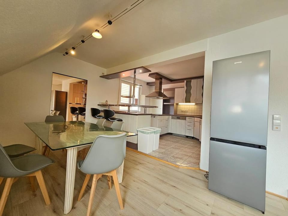 Dining area, kitchen