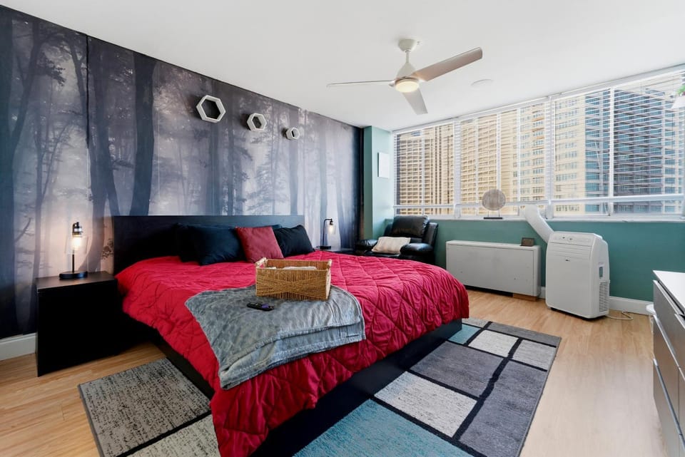 Bed, Bedroom, City view, City view, internet, towels, air conditioner