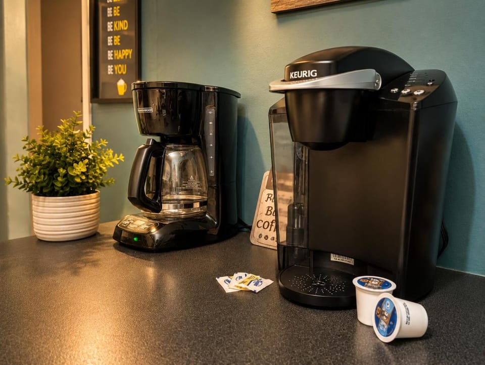 Coffee/tea facilities, kitchen