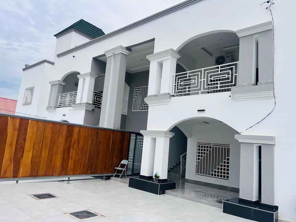 Chippo and Mams Apartment in Senegal