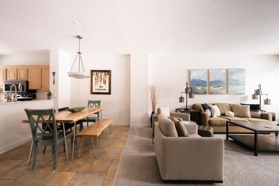Living room, Dining area