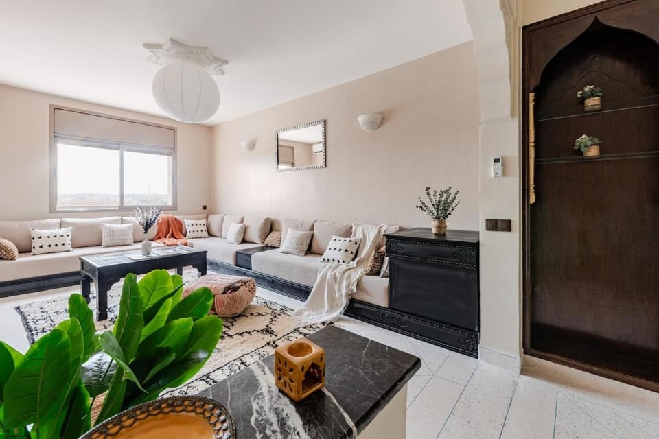 TV and multimedia, Living room, Seating area, air conditioner