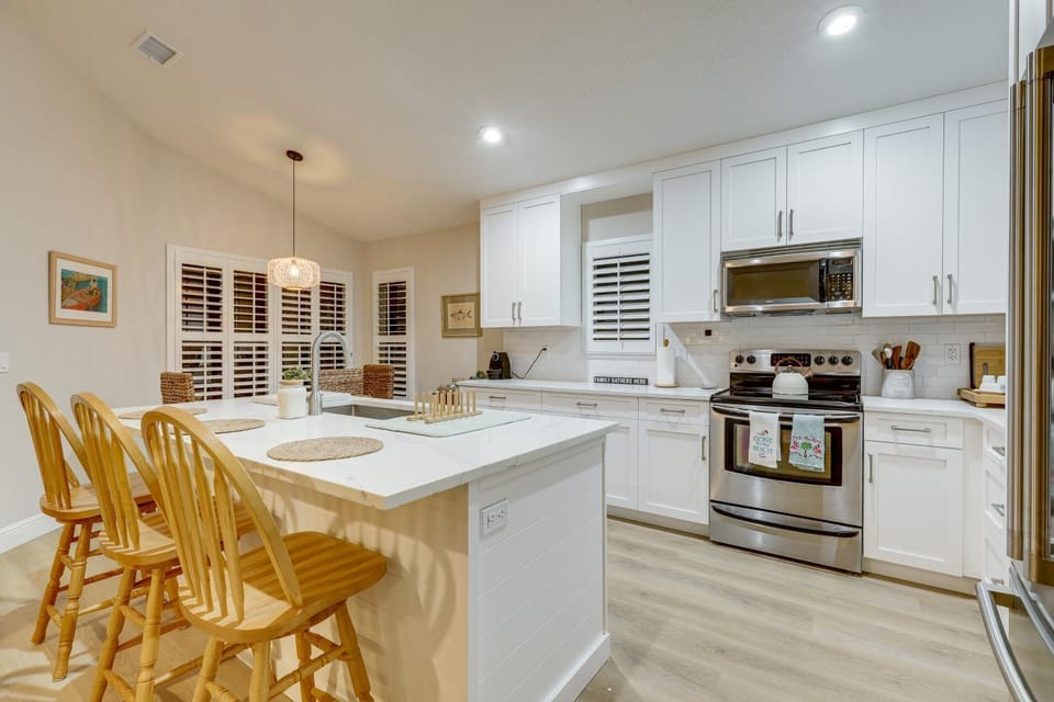 5 Mi to Stuart Beach! Home w/ Pet-Friendly Yard House in Stuart