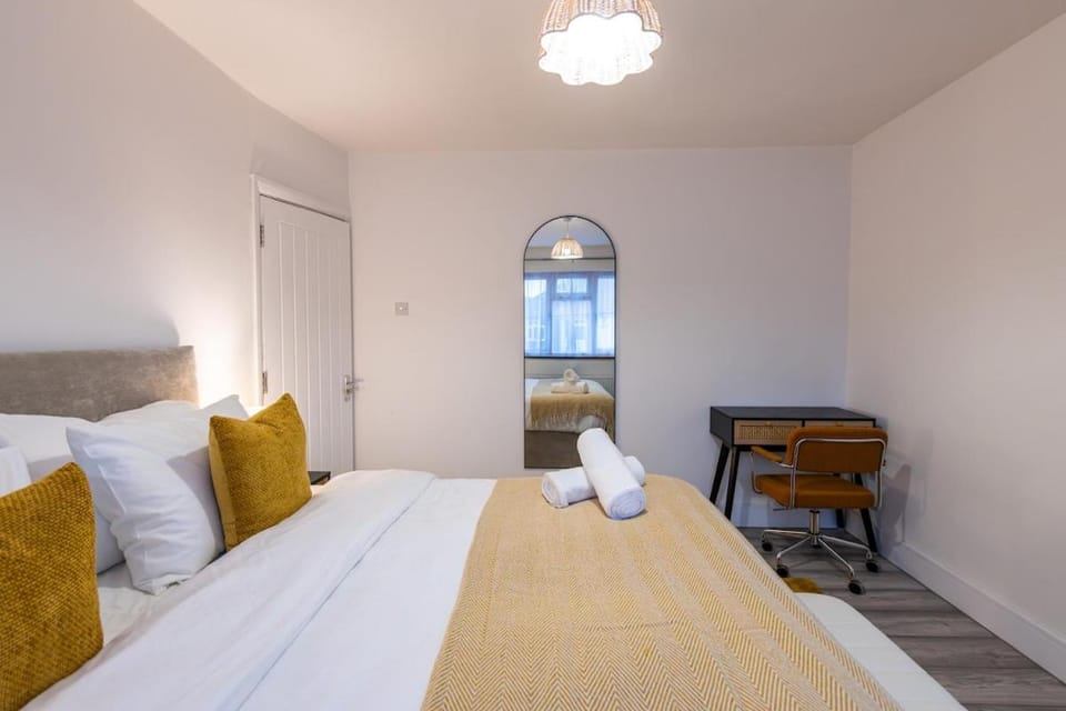 Bed, Bedroom, wardrobe