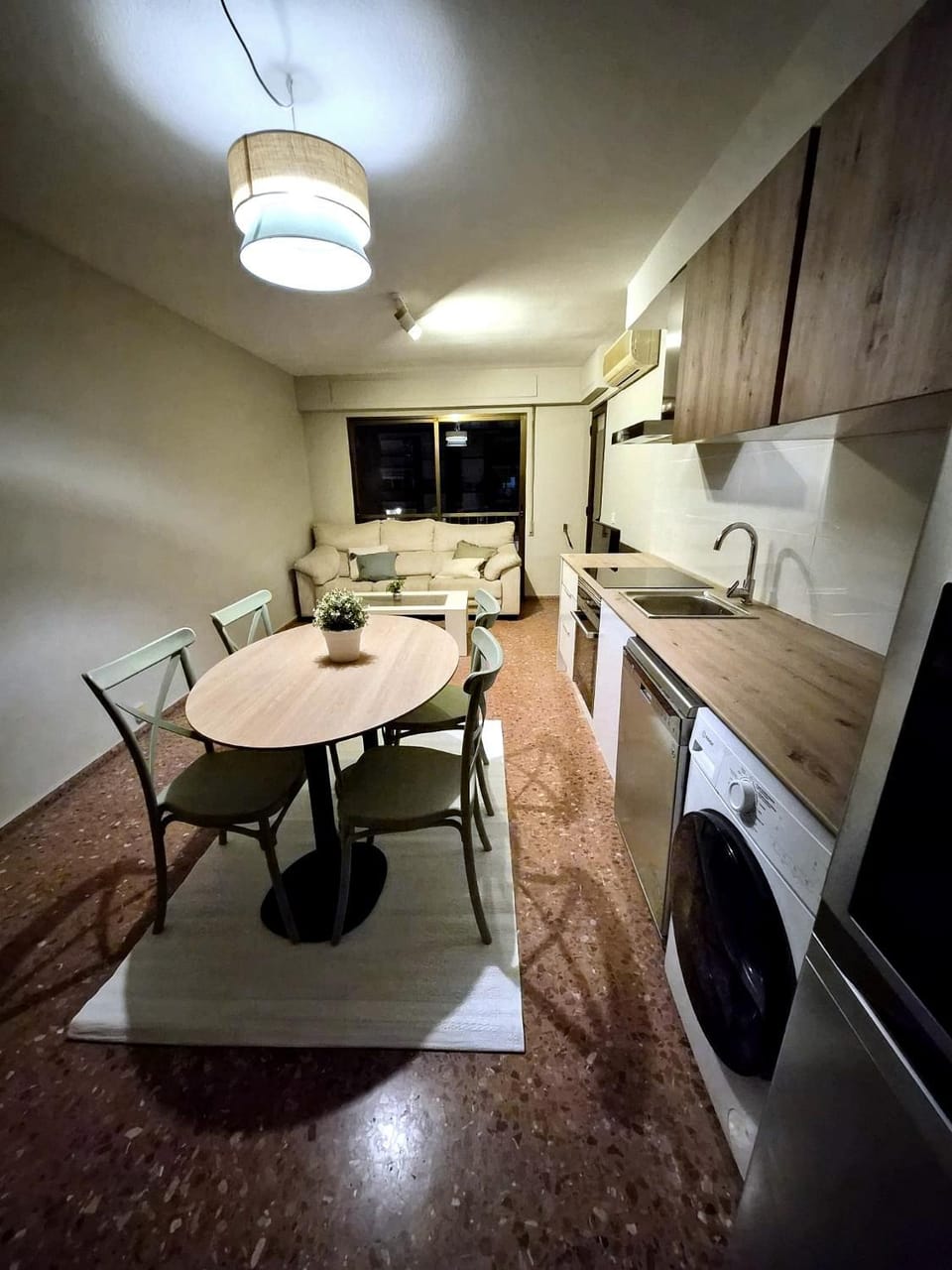 Communal lounge/ TV room, Coffee/tea facilities, Living room, Dining area, Dining area, Communal kitchen, dishwasher, oven, stove, washing machine, dryer