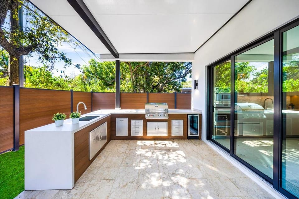 Up to 10 Guests! Design District Villa Villa in Miami