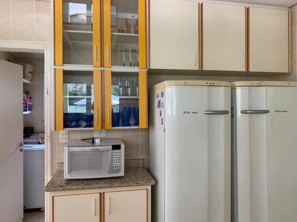 Casa 315m2 em condomínio, natureza, 500m da praia House in State of São Paulo