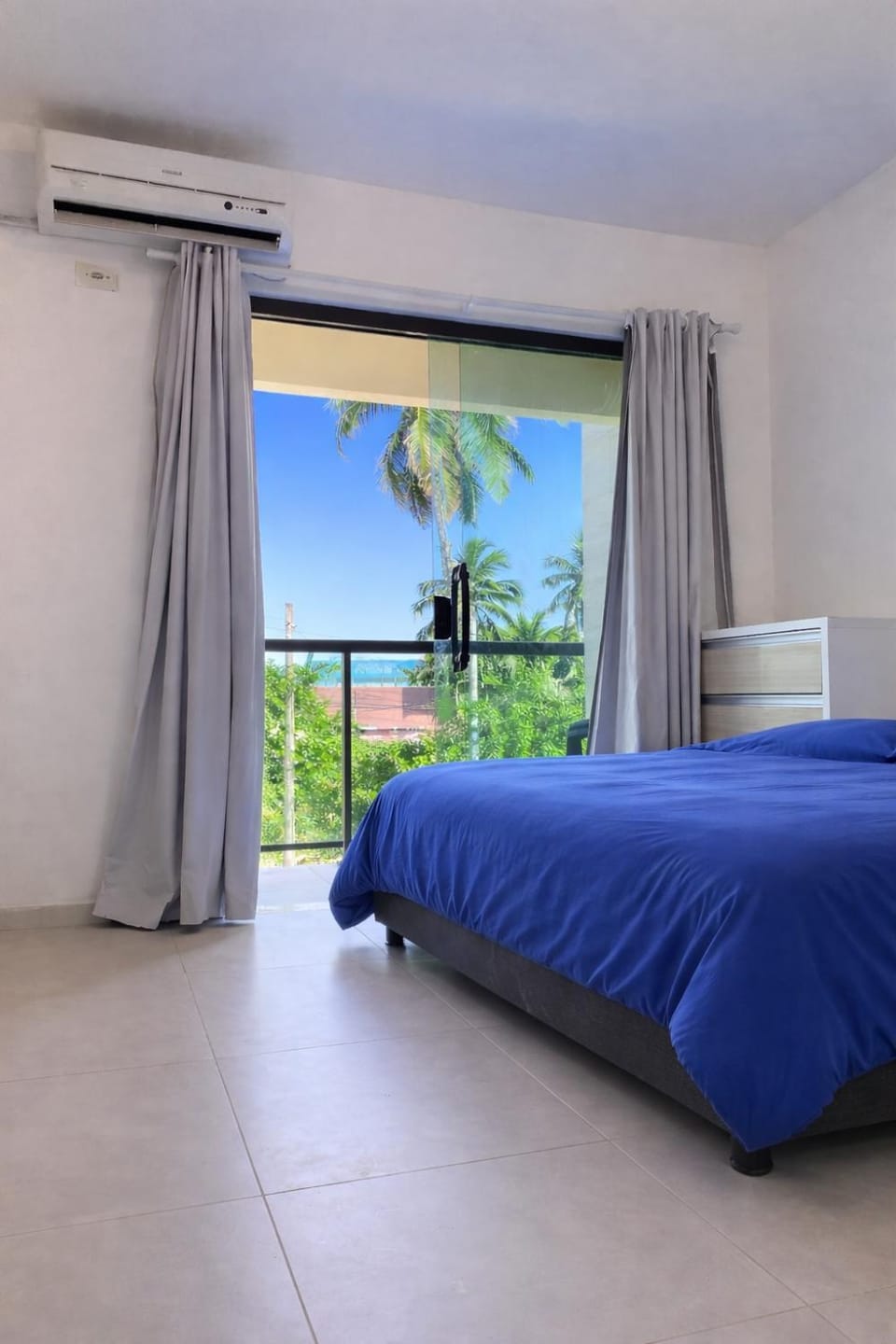 Bed, Bedroom, Sea view