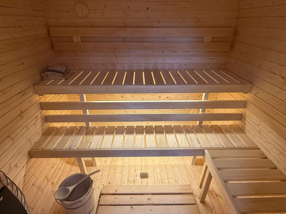 Sauna, bunk bed