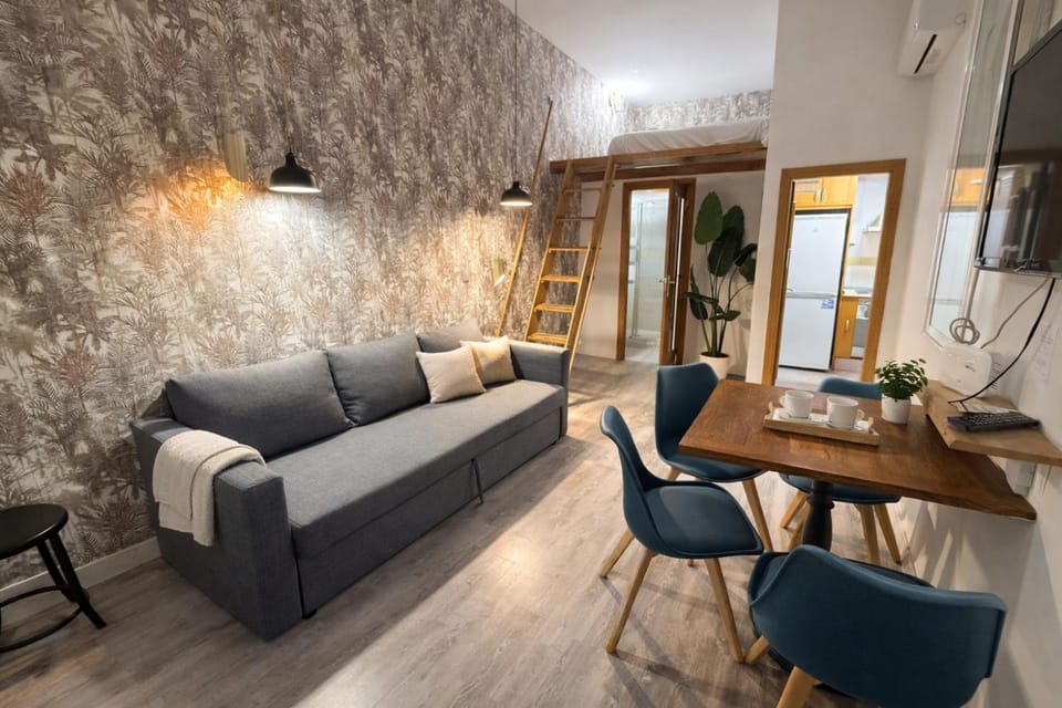Communal lounge/ TV room, TV and multimedia, Living room, Seating area