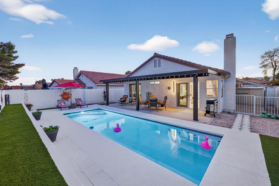 Swimming pool, Swimming pool