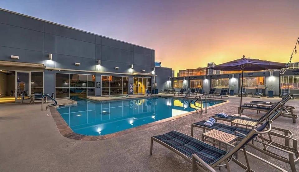 Patio, Day, Pool view, Swimming pool, sunbed