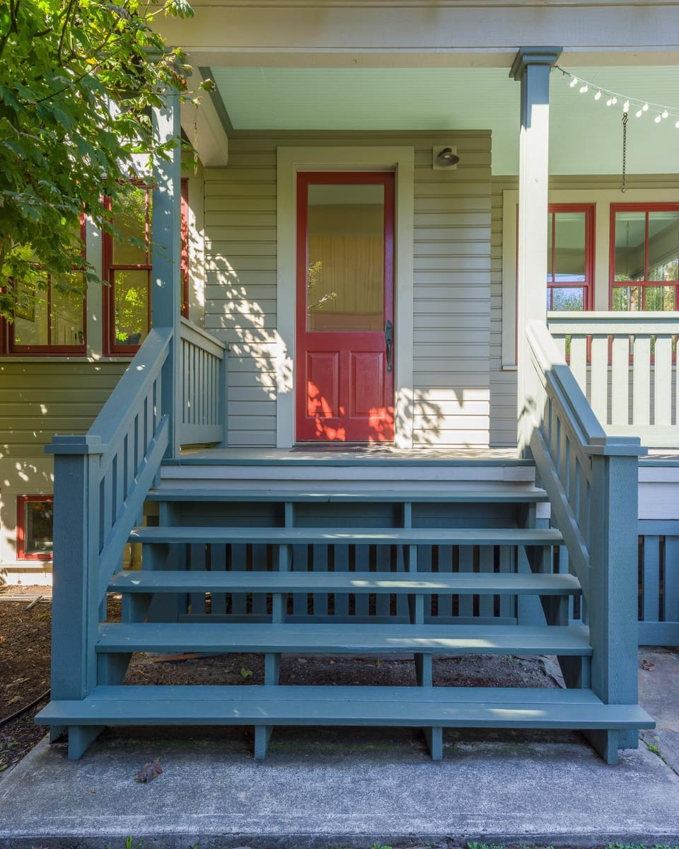 Walk to Town, Beach, Modern, Gourmet Kitchen, EV House in Eastsound